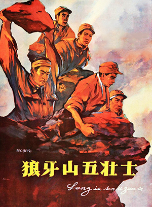 个人在纸上写下品牌关键词