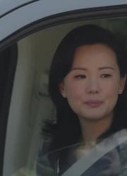 穿高跟鞋开车，不要命了