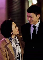 伺候了刘德华一生，比亲妈还亲的佣人，近年港片清流《桃姐》