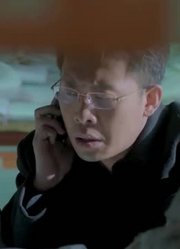 两个声音完全对不上啊，剧组没钱了嘛