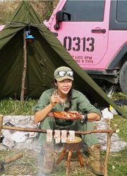 【露营女孩】韩国大姐大的军事风格露营show