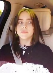 碧梨BillieEilish做客詹胖JamesCorden卡拉OK开车秀，一路嗨唱badguy..