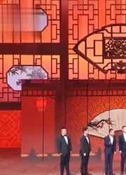 相声《请你耐心点》：陈印泉嘴开光把飞机说晚点，观众笑弯了腰