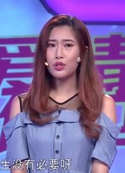 22岁学生男友太虚荣，拉女友去买名牌衣服，女友：一件短袖三千多