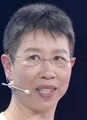 57岁大姐是中文老师，现场解释成语却状况百出，令人很是意外