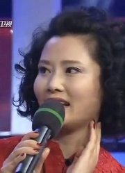 梨园春：何赛飞现场演唱河南坠子《宝钗扑蝶》这嗓音听着真舒服！