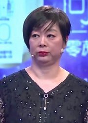 丈夫在家对妻儿撒气，骂儿子是啃老族，妻子看不下去了丨爱保