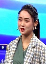 美女主播幼时误触变压器，导致双臂被截肢，邻居还要劝母亲抛弃她