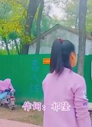 美女深情翻唱，一首《等你等了那么久》歌声细致多彩，天籁之声