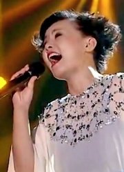 真不愧是国家队！老娘清唱一首歌就能秒杀你，话筒都不需要！