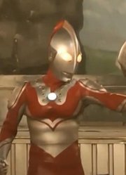 奥特曼舞台剧：巴尔坦打伤赛罗，佐菲出手救场