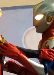 奥特曼舞台剧：高斯太善良，帮巴尔坦挡住了杰斯提斯的光线