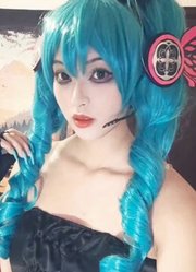 一年出45套COS的人开始营业了