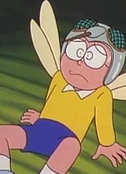 小皇帝一回家就老看《哆啦A梦》真空管蚊子，游戏都不玩了