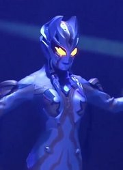 卡蜜拉和卡尔蜜拉决斗，见到迪迦和特利迦后，她们立即停手