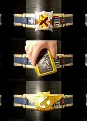 用各种各样的零件试着做了假面骑士电王CSM第二部分