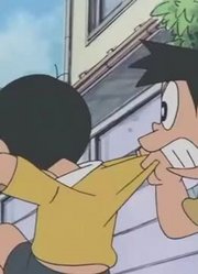 我们家小孩最近迷上了《哆啦A梦》正义的英雄，胖虎超人，还拉着爸妈一起看