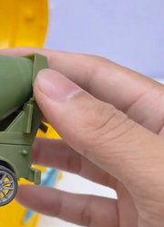 巨型头部变形金刚