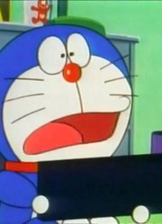 我们家小孩最近迷上了《哆啦A梦》不必旅行就有的纪念照片里面的哆啦A梦，真的那么有意思吗