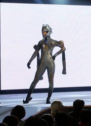 奥特曼舞台剧：亚波人卷土重来，德凯联手三个前辈将其消灭