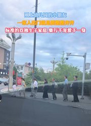 标准的双独生子家庭，集万千宠爱于一身！
