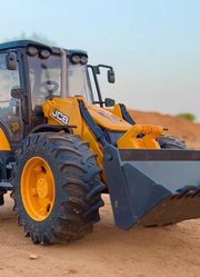 拖拉机玩具满载沙子