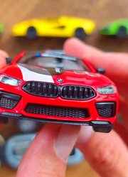 我越来越多的收藏中，很少有我最新的模型车