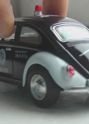 10辆警车和0辆普通车