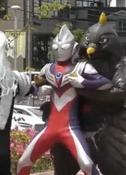 奥特曼舞台剧：遇到卑鄙的宇宙人，迪迦心软，结果吃了亏