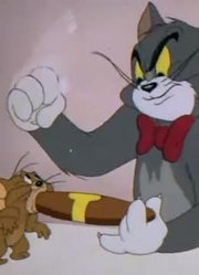 孩子一回家就老看《猫和老鼠》吃晚餐，游戏都不玩了