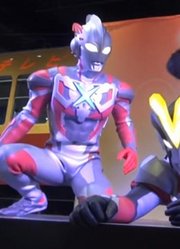 奥特曼舞台剧：艾克斯和维克特利被打趴在地，重回巅峰后灭掉对手