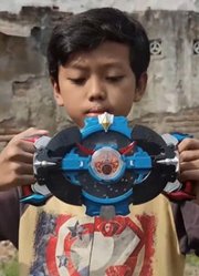 盘点粉丝模仿，五个奥特曼变身名场面，六位新生代对付小金人