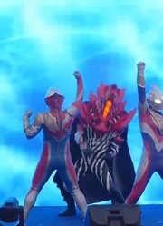 奥特曼舞台剧：宇宙人喊来海帕杰顿，布莱泽救场德凯和特利迦