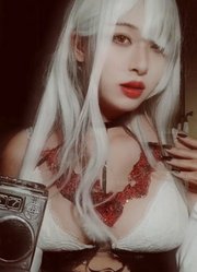 雷温cos：只想靠近你去吻你