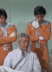 爱迪奥特曼11：这头怪兽的待遇真好，吃个饭都有奥特曼当保镖