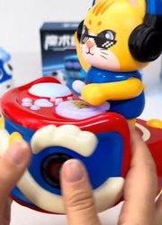 拆箱电灯笼鱼，特技猫、迷你遥控巴士、哆啦A梦遥控自卸车