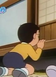 我家小孩最近迷上了《哆啦A梦》竞技马鞍，还拉着爸妈一起看