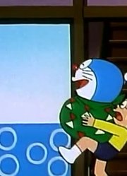 我家小孩最近迷上了《哆啦A梦》包巾计程车上，到底有什么好玩的