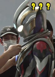 特利迦奥特曼，现场拍摄花絮，皮套演员实在是太辛苦了