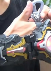 盘点粉丝模仿，两个奥特曼变身名场面，特利迦遇到同行