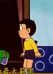 家里的小孩最近迷上了《哆啦A梦》让分帽上，还拉着爸妈一起看