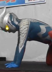 奥特曼舞台剧：宇宙人开挂碾压赛罗和戴拿，结果引出了赛迦