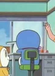 我们家小孩最近迷上了《哆啦A梦》小叮铃兄妹吵架上，还拉着爸妈一起看