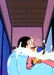 家里的小孩最近迷上了《哆啦A梦》室内游泳者，到底有什么好玩的