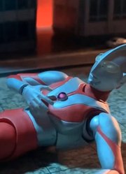 奥特曼玩具：八分光轮和斯派修姆光线失效，初代用出新技能