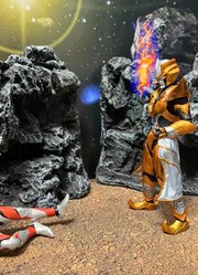 奥特曼玩具：塔尔塔罗斯先重伤捷德，再用贝塔魔棒将其抓起来