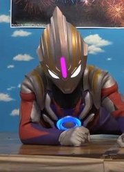 奥特曼舞台剧：欧布接连被两个宇宙人打败，迪迦出手相救