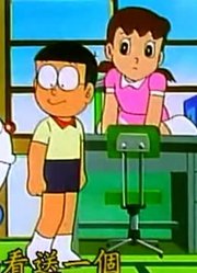 我家小孩最近迷上了《哆啦A梦》自然观察用塑胶模型下，还拉着爸妈一起看