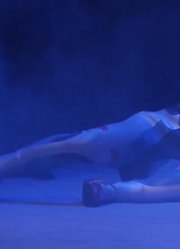 奥特曼舞台剧：初代失去记忆，用斯派修姆光线打中泽塔