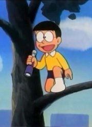 《哆啦A梦》取物望远镜里面的野比大雄太好看了，学校里的好朋友都在讨论